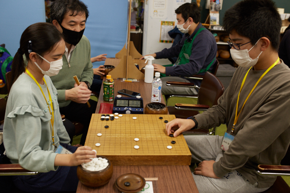 子ども囲碁大会の対局風景⑪