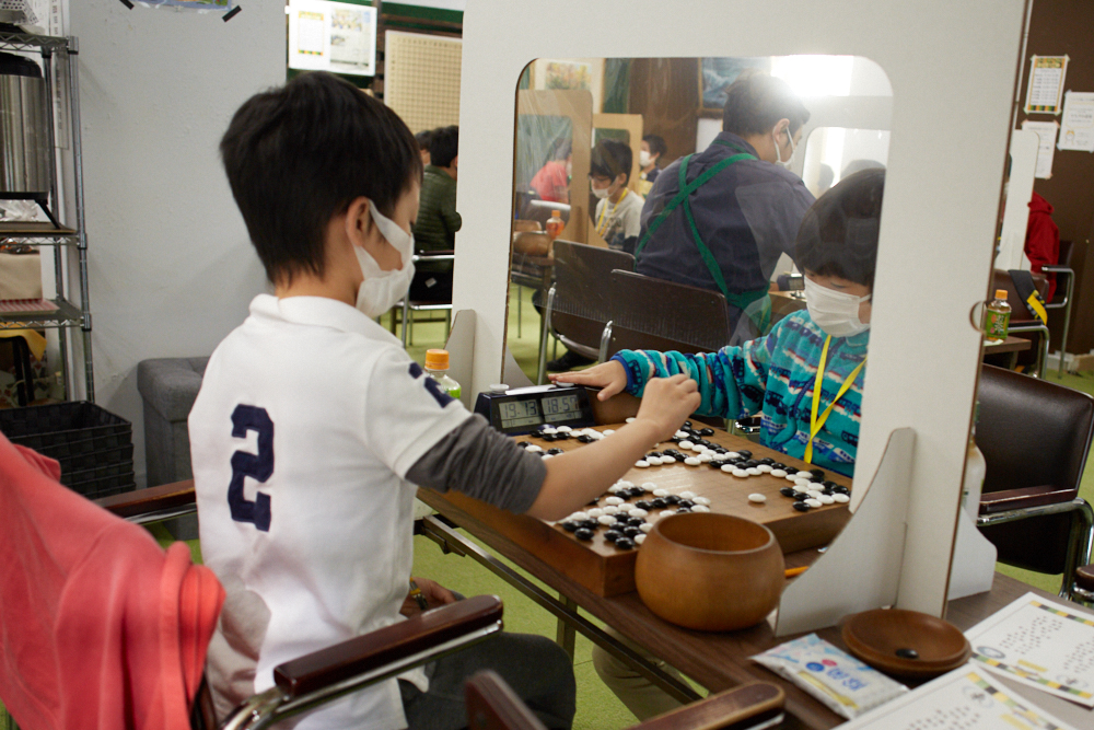 子ども囲碁大会の対局風景⑧